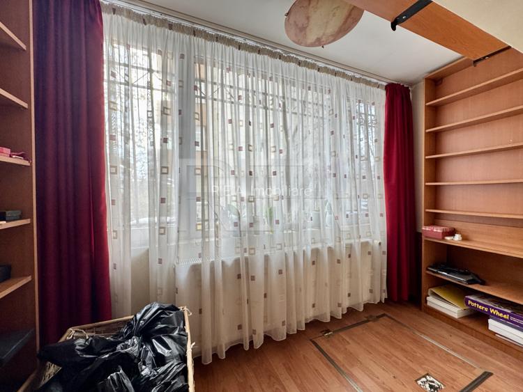 2 camere Titulescu cu vedere pe spate in bloc 1981 - 4