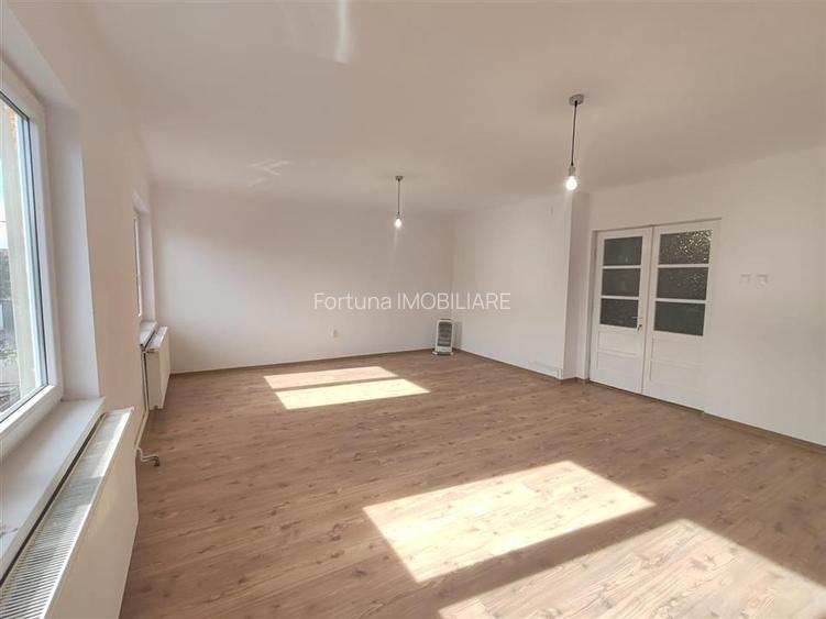 Casa singur in curte - Florilor - 9