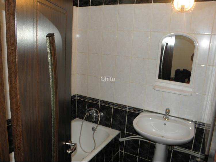 Inchiriez garsoniera decomandata parter zona Rond /Randevous  aproape de gara  - 5