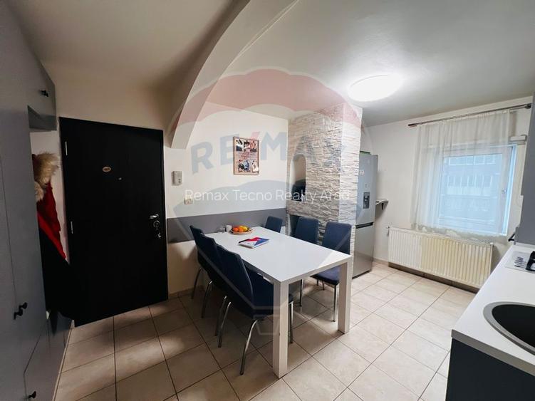 Apartament 4 camere decomandat cu loc de parcare etajul 3 - 10