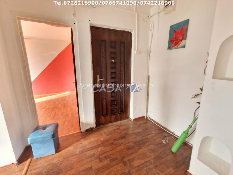 Apartament 3 camere ,situat in Rovinari, Str. 22 Decembrie 1989 - 10