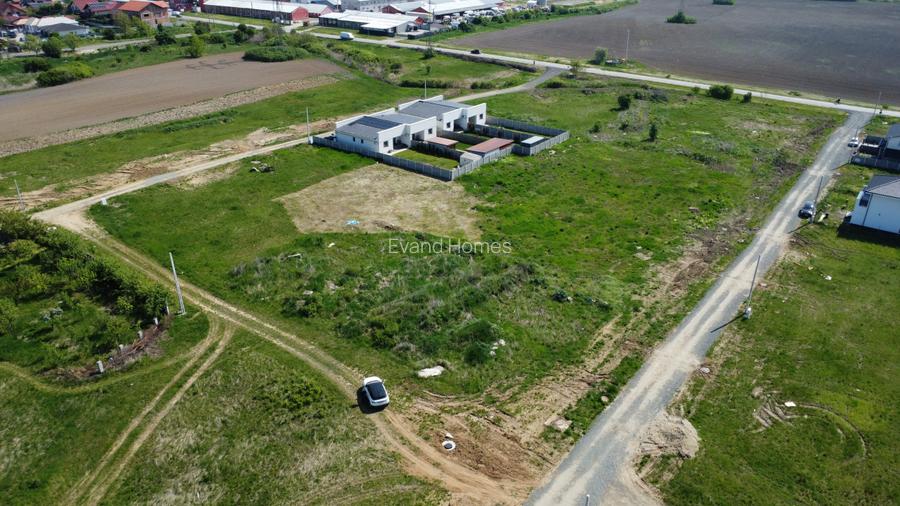 Oportunitate - Teren 1388 mp cu autorizatie pentru gradinita - Mosnita - 2