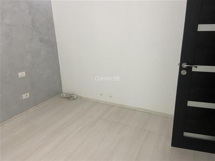 Apartament 3 camere , zona centrala Inspectoratul Scolar,  et 4 4, decomandat , - 7