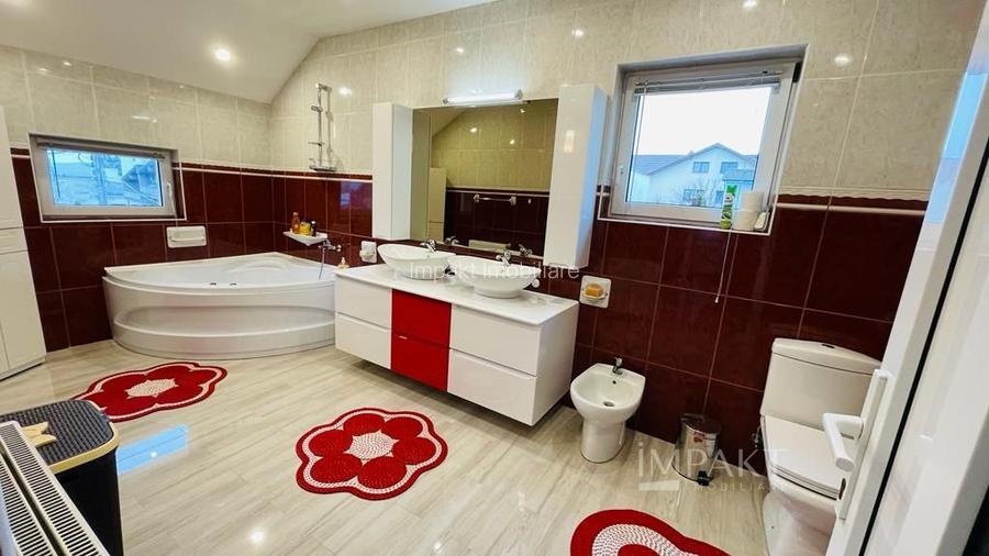 Casa deosebita cu 7 camere si piscina exterioara in cartierul Zorilor - 11