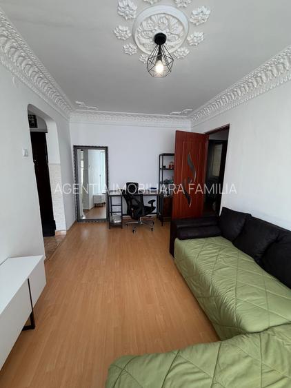 Vanzare apartament cu 4 camere in  Micro 39b, langa scoala 34, etaj 1. - 2
