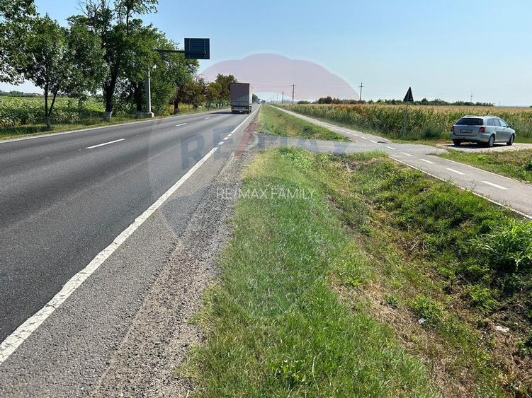 Teren in parcul industrial Madaras la intrare in oras Salonta . - 10