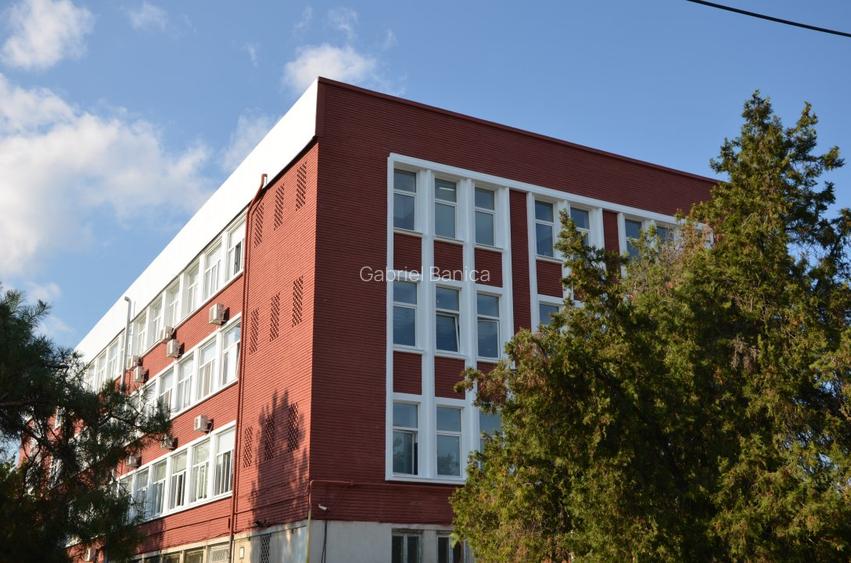 Cladire de birouri la 50 de metri de metrou, langa hala Laminor! - 2