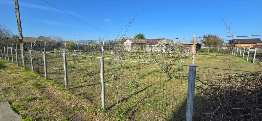 Exclusivitate-Vadu, zona centrala, casa 75mp, teren 1917 mp/31ml deschidere - 36