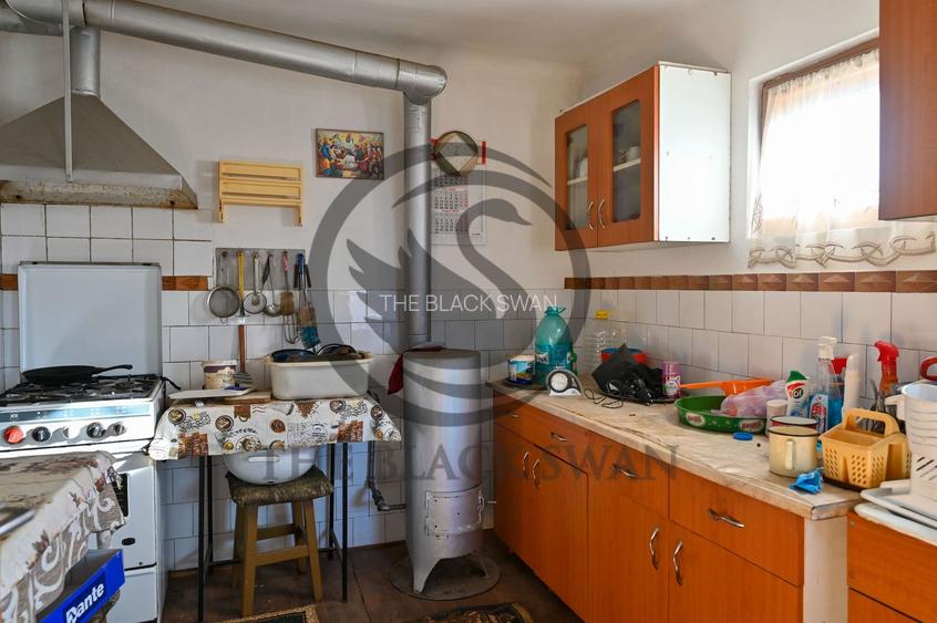 Casa cu 6 camere de vanzare | Zona Ultracentrala, Baicoi | Comision 0% - 25