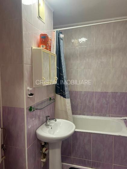 Închiriere Apartament cu 2 camere renovat, 4 min metrou Costin Georgian - 6
