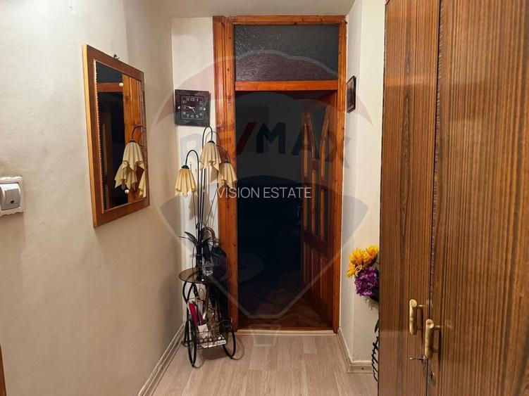 Apartament solid si spatios in una dintre cele mai bune zone ale Craio - 9