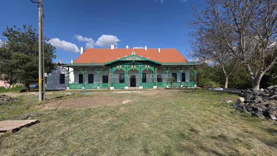 Conac de vanzare in Bihor, restaurat, la 40 km de Oradea, Romania - 4