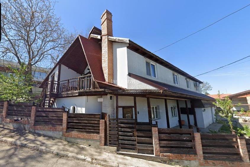 Copou, Sararie ,  Vila P+E  su.= 240mp C2 = 31mp  C3 = 19mp  TEREN = 481mp  cu p - 7