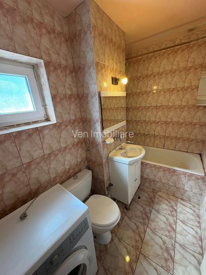 Apartament cu 1 cameră de închiriat etaj 3/4 - 7