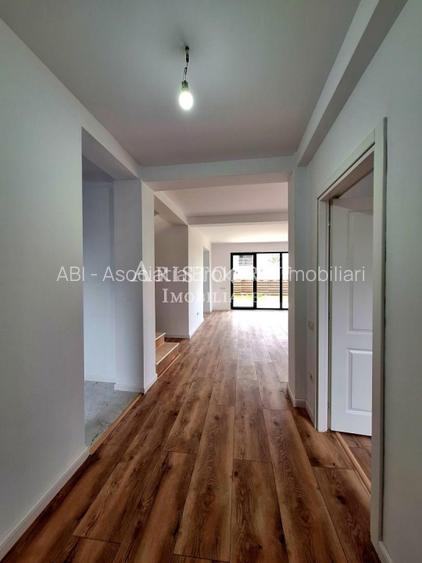 Vila 5 camere cu garaj langa Paradisul Verde - 10