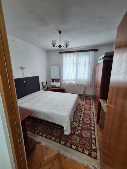 Apartament 3 camere – zona centrala Targoviste, Piata 1 Mai - 14