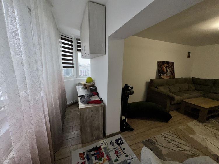 Academia Navală - Soveja apartament decomandat 3 camere 78 mp