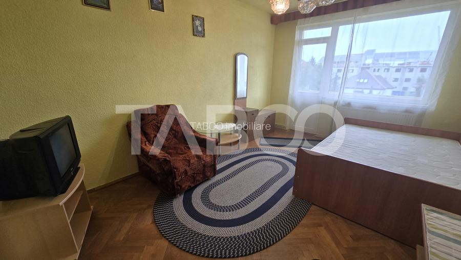 Apartament de vanzare 2 camere decomandate etaj intermediar Strand - 3