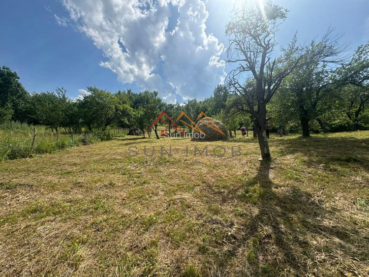 Teren 2037 mp, 17 ml deschidere, 28 euro/m2, vedere panoramica - 2