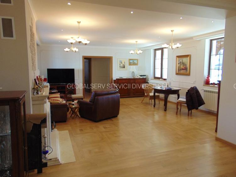 FARA COMISIOANE linga padure Vila 7 camere mobilata 4 bai 2 terase pe 1600mp - 47