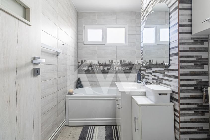 Vânzare apartament cu 3 camere, mobilat și utilat, strada Neptun - 12