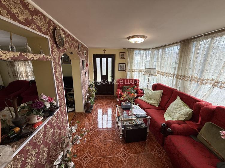 Casă corp C1 84mp + casă corp C2 51mp+garaj+ grădină și teren 889mp - 2