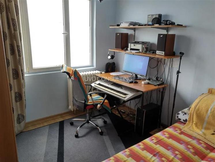 Vanzare Apartament 3 Camere Semidecomandat Spinis - 2