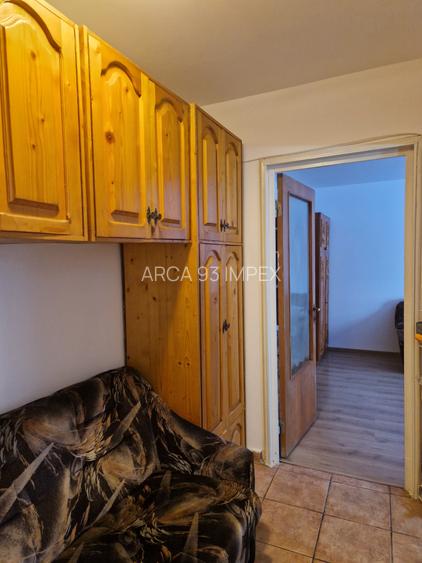 Dr. Tamerei- zona Complex Frigocom, parter inalt in bloc mixt de 4 etaje - 5