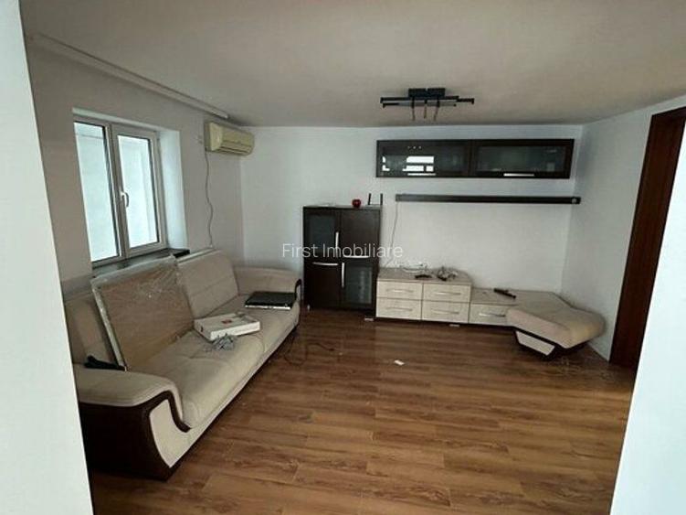 Ofer spre inchiriere casa individuala,renovata,3 camere - 4