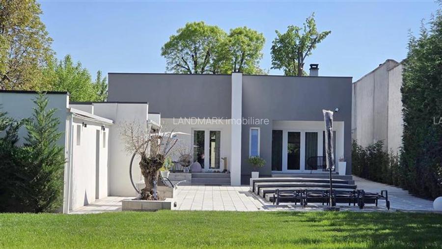 VILA PE PARTER SUPERBA MOBILATA / UTILATA CU PISICINA SI TEREN GENEROS - 36