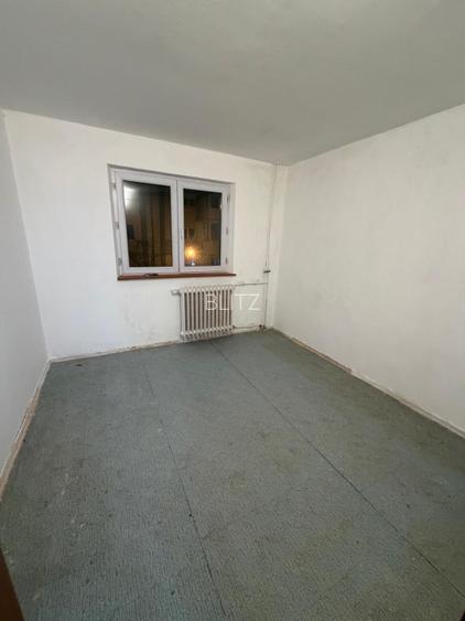 Apartament 2 camere, 43 mp , zona Craiovita Noua - 2