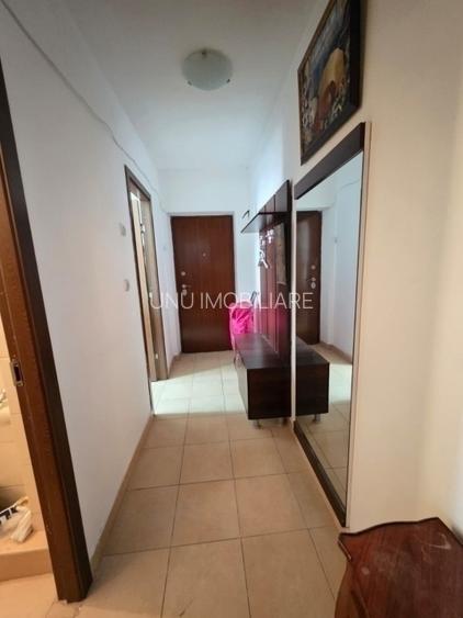 Etaj 2 - Pacurari- Petru Poni - 2 camere- liber- 59900 euro - 4