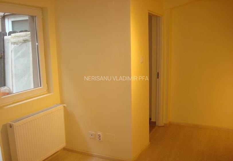 Casa 5 camere, spatiu comercial inclus, stradal, pretabila Rezidential, Cabinet - 16