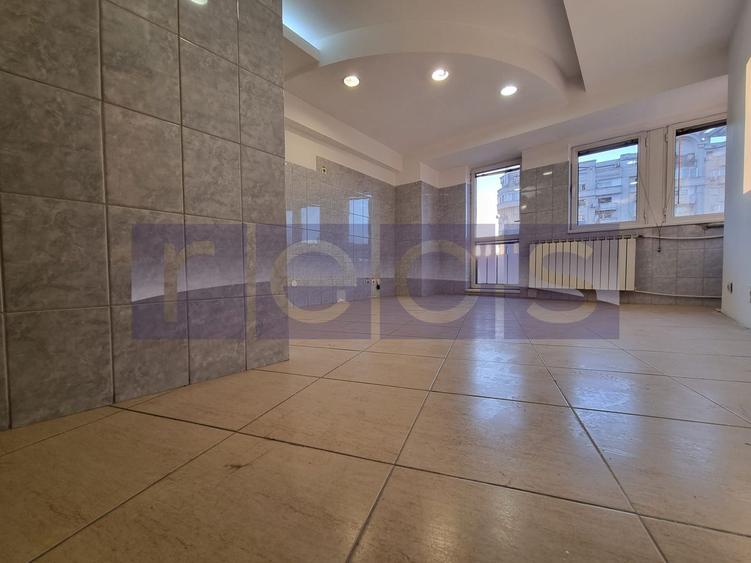 VANZARE SPATIU COMERCIAL | 15 CAMERE | ZONA UNIRII - 34