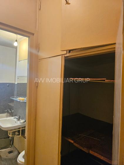 Titan, strada Liviu Rebreanu, langa Mega Image si Bebe Tei - 13