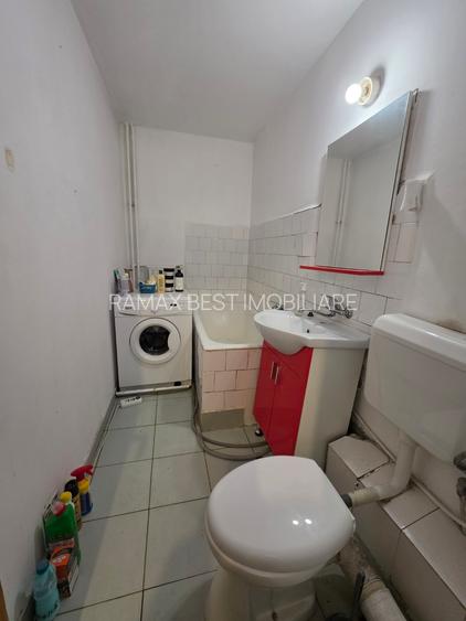 Piata Muncii, 5 minute metrou, pe Apostol Margarit, bloc 1987, reabilitat - 6