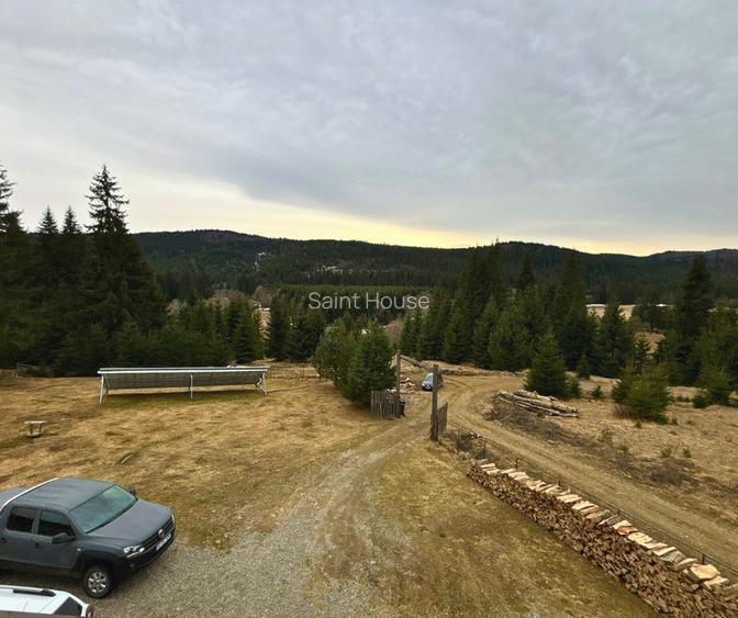 Vilă cu 10 camere P+2E+M 400 M² utili 2800 M² Teren Comandau - 2