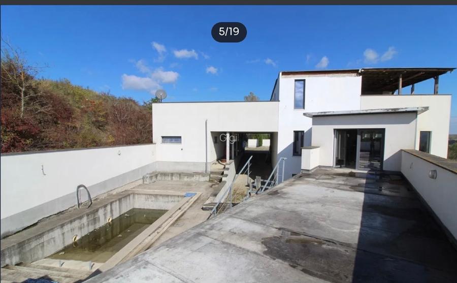 Casa cu variante de dezvoltare pensiune,clinica sau casa particulara privata 100 - 3