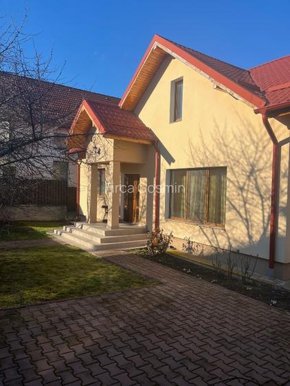 PROPRIETAR,vand casa Sura Mica,suprafata utila 92mp. - 2