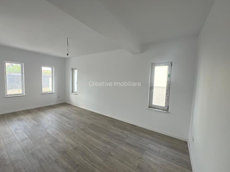 Vilă superbă - finisaje lux, teren generos, lângă stația de autobuz, comision 0% - 8