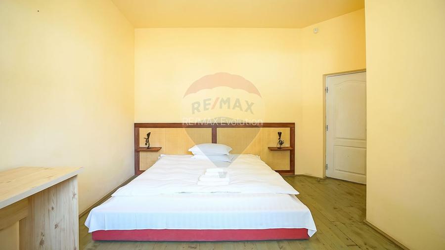 Pensiune de Vanzare in Moieciu de Sus | Comision 0% - 18