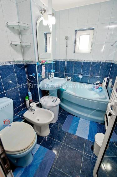 De închiriat apartament 3 camere, Micro 20 - 7