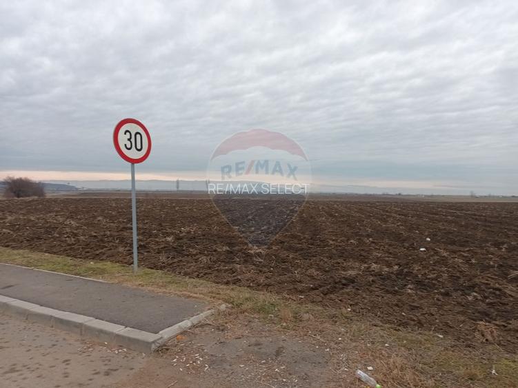 Vanzare teren intravilan parcelat, in Branesti langa - Autostrada A2 - 9
