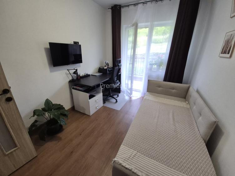 Apartament 3 camere, 62mp, 2 garaje, balcon 12mp, zona Sesul de Sus - 8