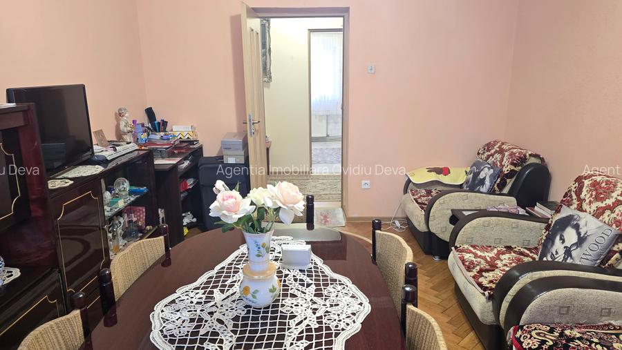 Vand apartament 3 camere decomandat in Deva, zona Enescu, parter inalt, mobilat - 2