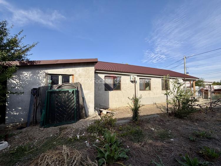 Casă de vanzare Golesti 4 camere 3 bai