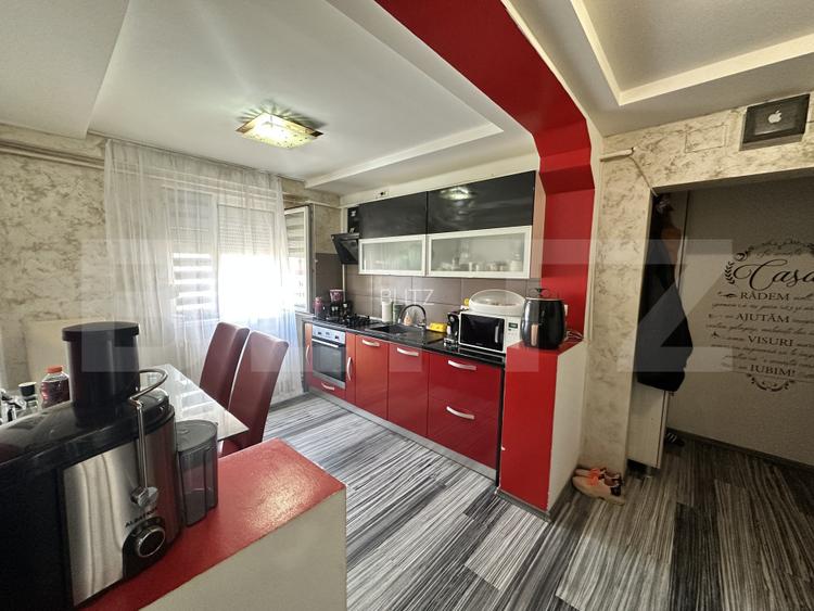 Apartament 3 camere, 68 mp, zona Dezrobirii - 9