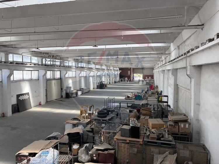 De vanzare hala 1738mp, administrativ 514mp, teren total 4741mp - 4