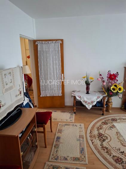 4Camere Crangasi  Metrou Piata - 3