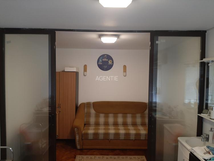 1Mai-Bulevardul Maresal Averescu-stradal-Vad comercial. - 11